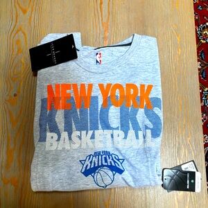 NY KNICKS long sleeve (NBA ULTRA GAME) tee. x large. Mens. NWT